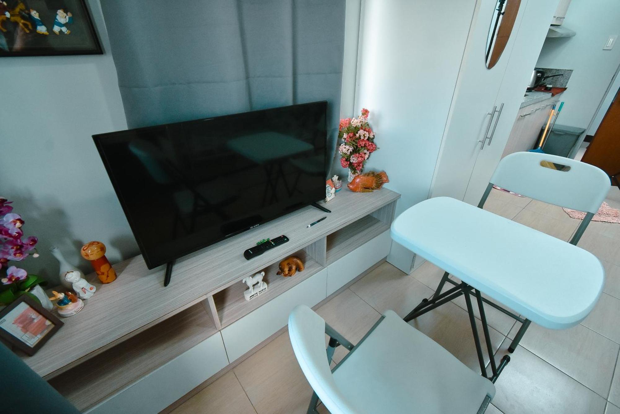 Cozy Unit With Free Pool, Netflix & Wifi In Alabang Crq3 Aparthotel Muntinlupa City Ngoại thất bức ảnh